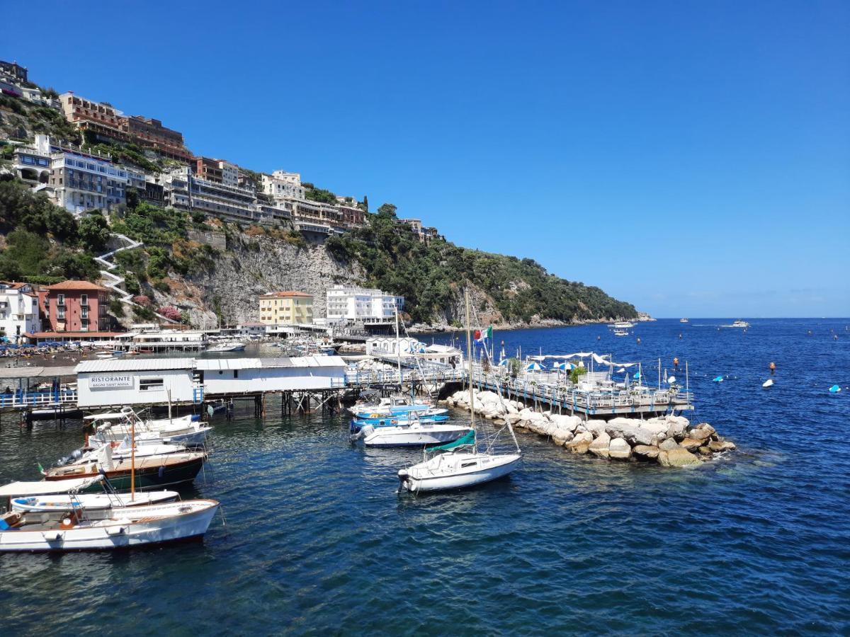 Marina Grande Inn Сорренто Экстерьер фото